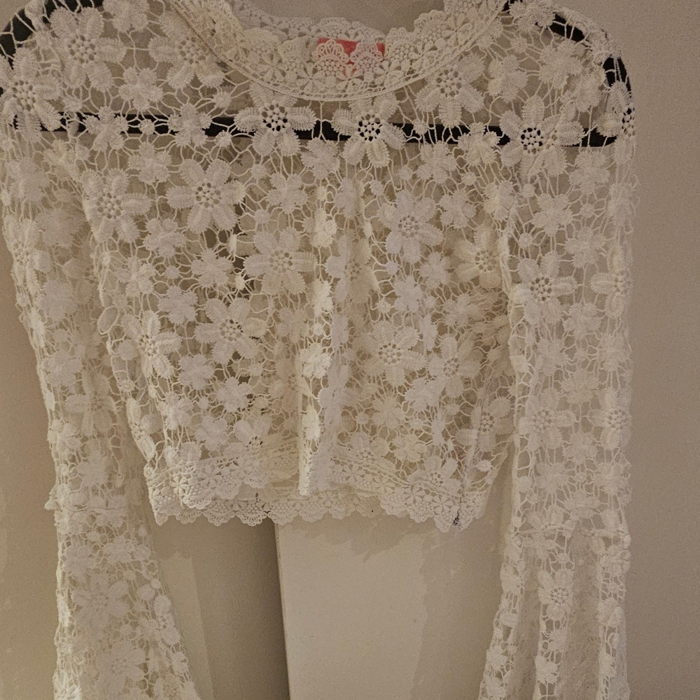 Cute White Lace Top SUGAR THRILLZ SIZE S